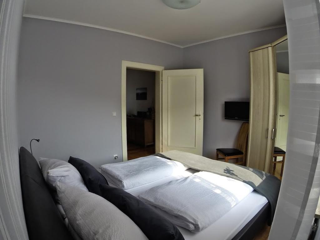 Ferienwohnungen Haus Am Wuerzlaysteig Lehmen Pokój zdjęcie